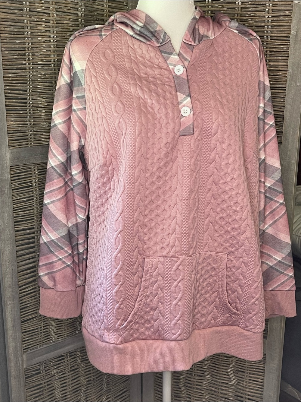 Cozy Quilted Pink Hoodie Sweatshirt Hoodie w/plaid accents. Sz XL  (45)